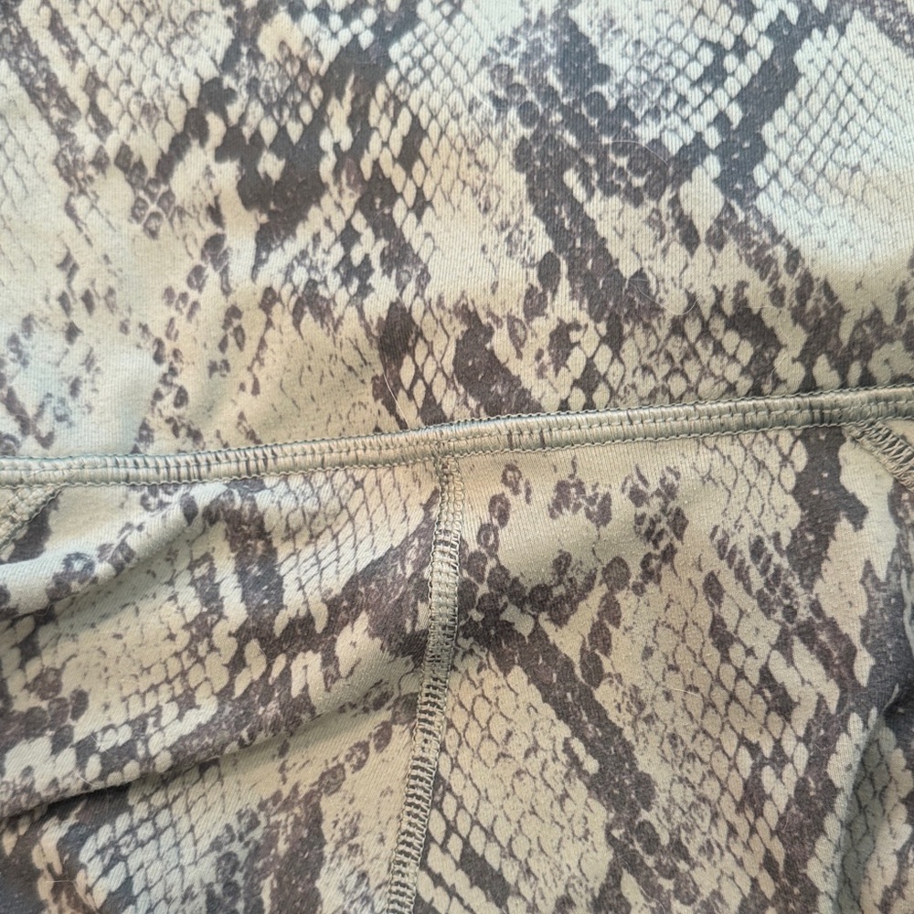 Fabletics Snake Skin Pattern Set - image 6